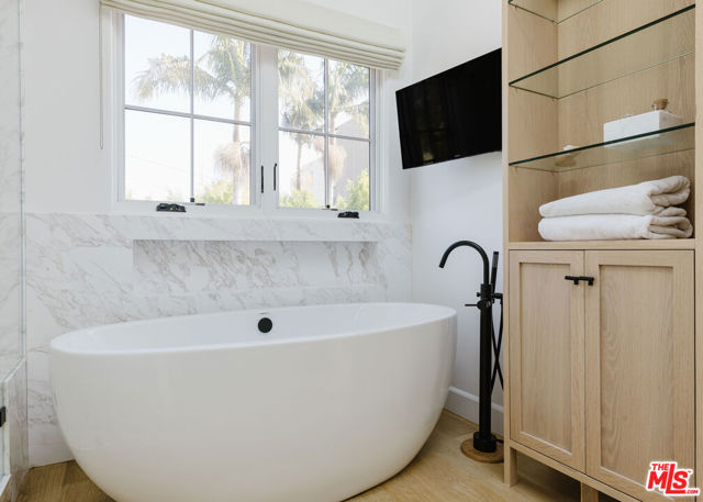 Image 19 of 41 For 408 Westbourne Drive