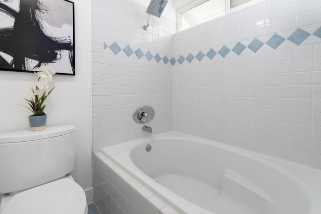 4406 Sugarland Ct, Concord CA: https://media.crmls.org/mediaz/15afd1af-5934-48fc-ac73-2f329288a0b2.jpg