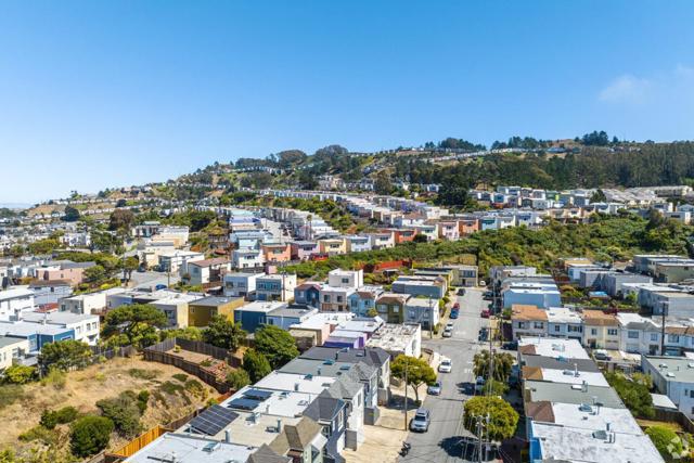260 Curtis Street, San Francisco CA: https://media.crmls.org/mediaz/15afd1fd-f30e-42ab-a957-89e4bf0630e8.jpg