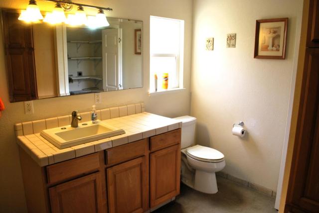 9194 Coker Road, Salinas CA: https://media.crmls.org/mediaz/15afe702-be2f-4e4d-8419-2f075d907349.jpg