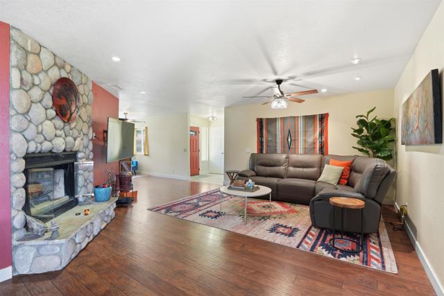 Image 4 of 63 For 32118 Cerrada Del Coyote