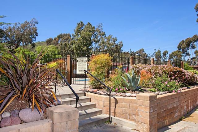 7398 Park View Court, Santee CA: https://media.crmls.org/mediaz/15b21b6d-7158-48f5-86a5-c7be86966341.jpg