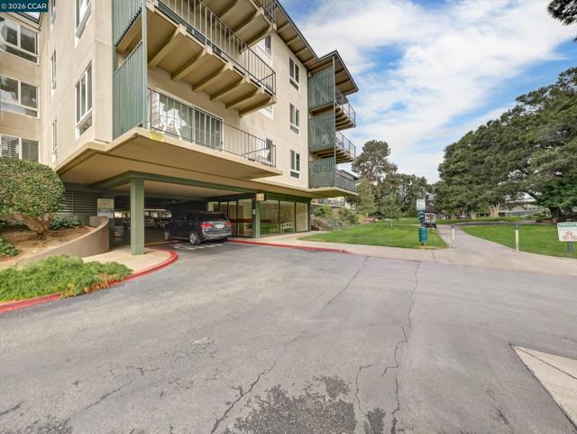 820 N Delaware St, San Mateo CA: https://media.crmls.org/mediaz/15b252bc-91f5-4465-bdc6-94bdea14adf4.jpg