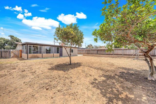 1202 Helix Avenue, Chula Vista CA: https://media.crmls.org/mediaz/15b2c2b0-543d-457a-818a-60d1c80a9923.jpg