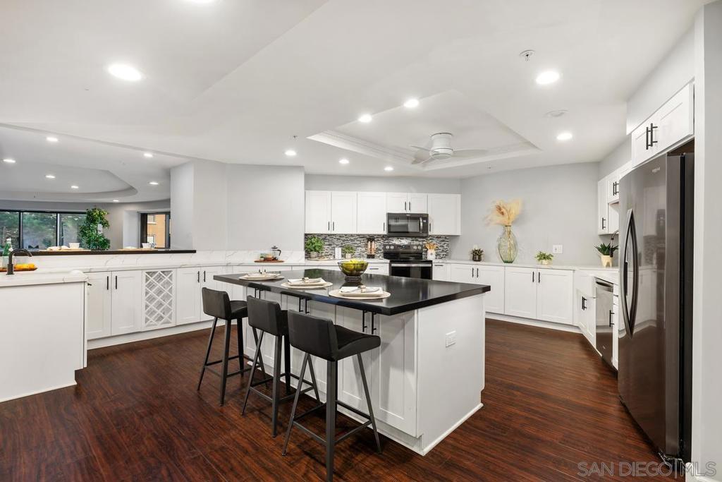 200 Harbor Dr - photo 5