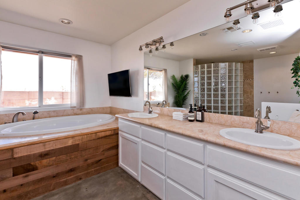 MLS #219138820DA image #17