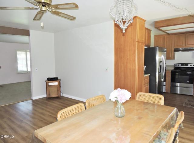 2209 Aspenpark Court, Thousand Oaks CA: https://media.crmls.org/mediaz/15b36056-f42f-42c9-9418-50781d834dae.jpg