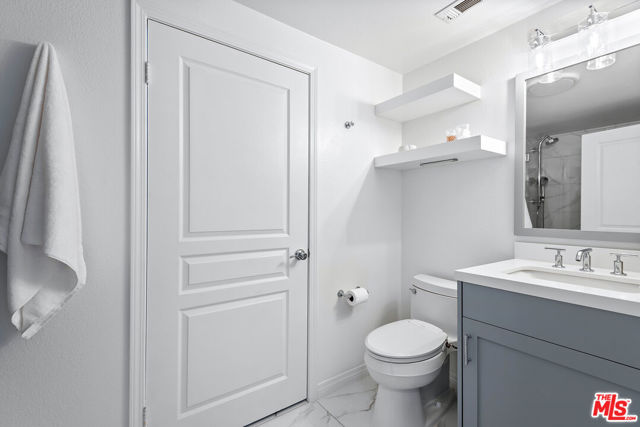 13044 Pacific, Playa Vista CA: https://media.crmls.org/mediaz/15b3d933-9df7-465d-a9cb-661f8229164c.jpg