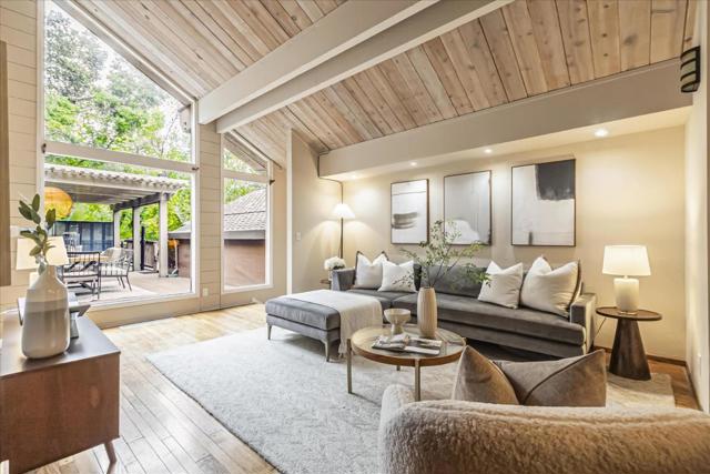 19233 Mountain Way, Los Gatos CA: https://media.crmls.org/mediaz/15b43a55-6a1e-43a7-a9e3-2b1d64b2fca7.jpg