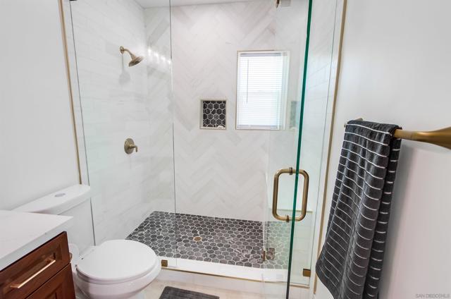 1303 Center Ave, Oceanside CA: https://media.crmls.org/mediaz/15b47628-e60b-4394-817b-68dde925e46e.jpg