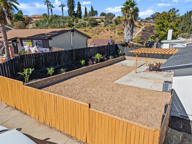 Image 32 of 40 For 13328 Silver Lake Dr