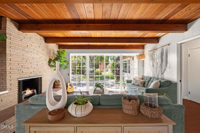 Detail Gallery Image 4 of 32 For 339 Carol Dr, Ventura,  CA 93003 - 2 Beds | 2 Baths