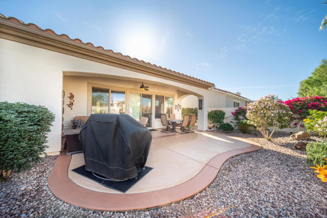 80600 Avenida Santa Carmen, Indio CA: https://media.crmls.org/mediaz/15b56665-cd72-4368-8d5f-60e88b4773ac.jpg