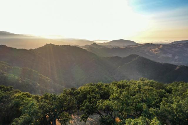 21 Long Ridge Trail, Carmel CA: https://media.crmls.org/mediaz/15b595b2-5ef7-4e97-91de-32bd09d3f0ce.jpg