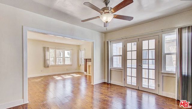 851 W 41st Drive, Los Angeles CA: https://media.crmls.org/mediaz/15b5d340-88d2-4017-9209-e8d93ddca4ba.jpg