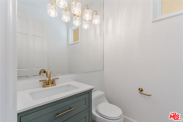 2370 Brookshire Lane, Los Angeles CA: https://media.crmls.org/mediaz/15b6020f-d2bb-49cc-a2ad-d5fd84c5abc5.jpg