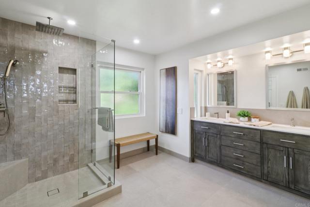 2933 Via Emerado, Carlsbad CA: https://media.crmls.org/mediaz/15b66341-dd01-4832-b93a-3fd8e29ad74d.jpg