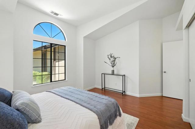 9345 Ivydale Circle, Elk Grove CA: https://media.crmls.org/mediaz/15b6b32a-96d4-4505-9ce5-dd5e7625b3c1.jpg