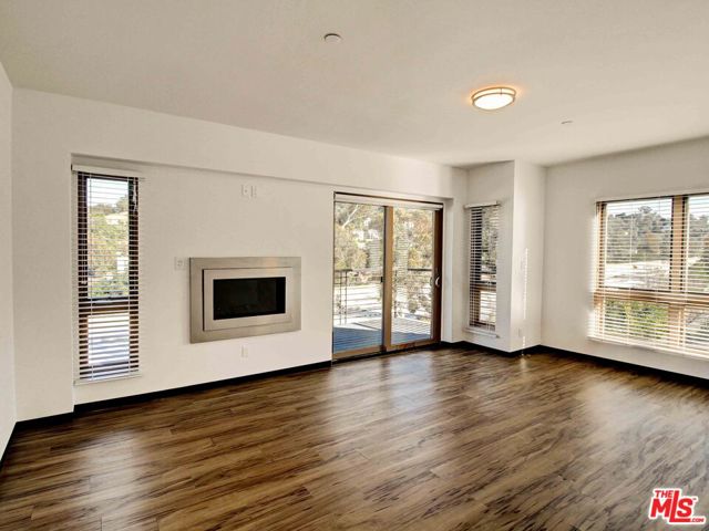 2612 Corralitas, Los Angeles CA: https://media.crmls.org/mediaz/15b6e58b-fd1d-4f8c-97d5-728248afde0d.jpg