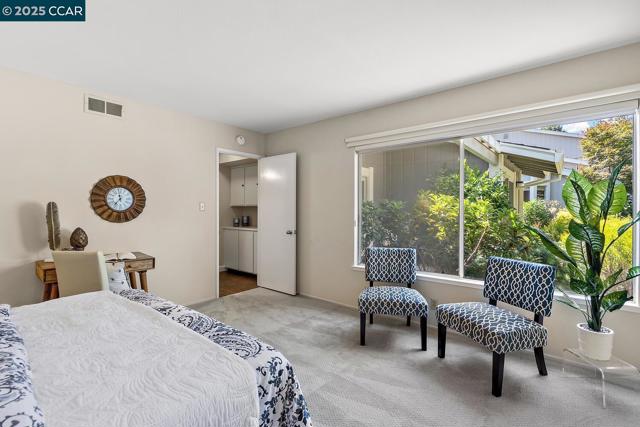 2155 Cactus Ct, Walnut Creek CA: https://media.crmls.org/mediaz/15b74798-01bb-4bc8-a1c1-0af0c8521616.jpg