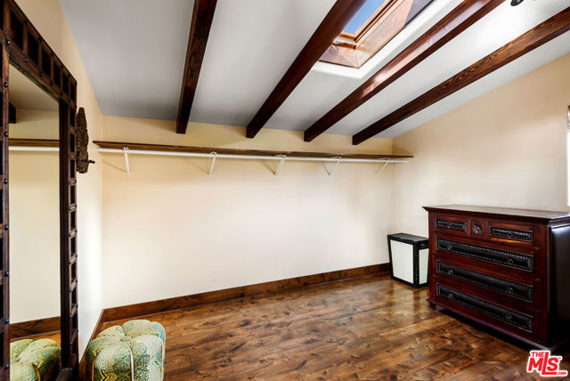 667 Santa Clara Avenue, Venice CA: https://media.crmls.org/mediaz/15b74c1d-e589-4d96-b857-33968a1fcadb.jpg