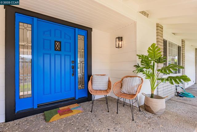 1836 Boxwood Dr, Concord CA: https://media.crmls.org/mediaz/15b891b3-1477-49a0-b52c-3cab20d48bb4.jpg