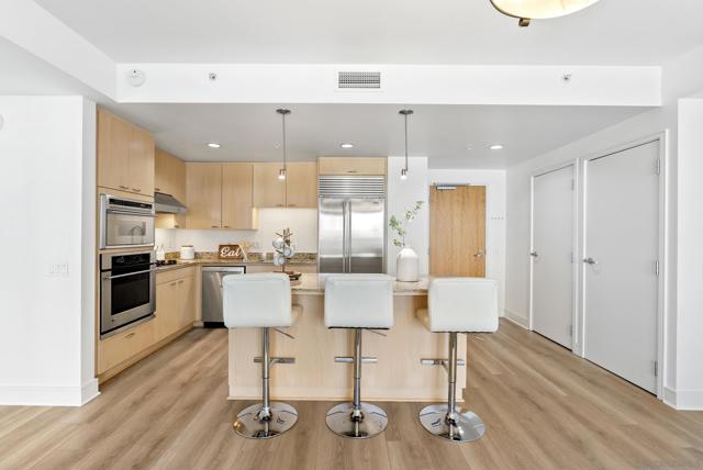 645 Front St., San Diego CA: https://media.crmls.org/mediaz/15b89b4b-e012-4d1c-b3bd-a170bb0923c8.jpg