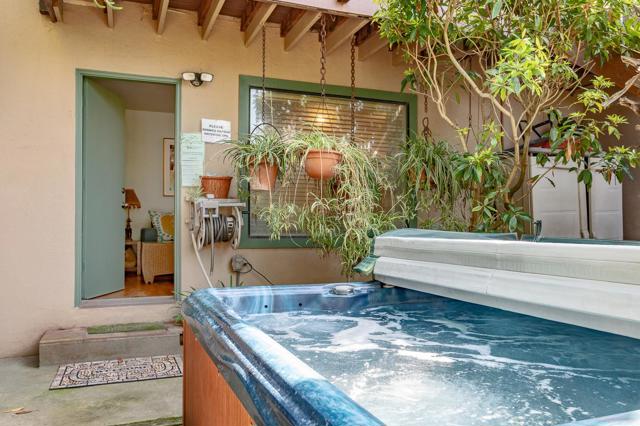 4355 Opal Cliff Drive, Santa Cruz CA: https://media.crmls.org/mediaz/15b8aa2d-659e-43c2-b260-e677a4a37946.jpg