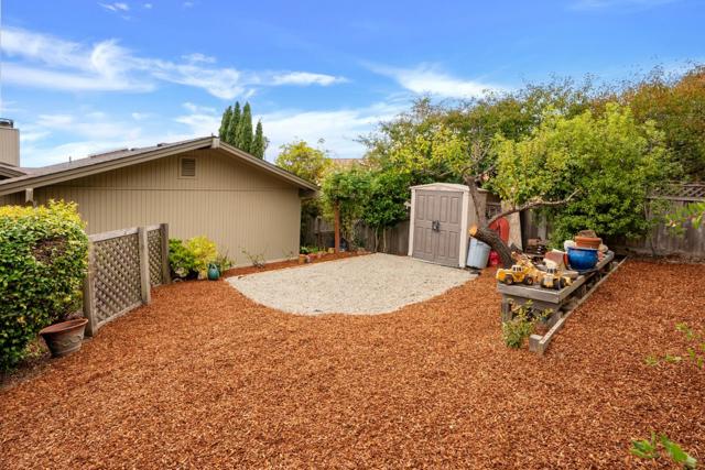 7547 Arden Way, Aptos CA: https://media.crmls.org/mediaz/15b918f1-f507-406f-99b5-7dda1cede976.jpg