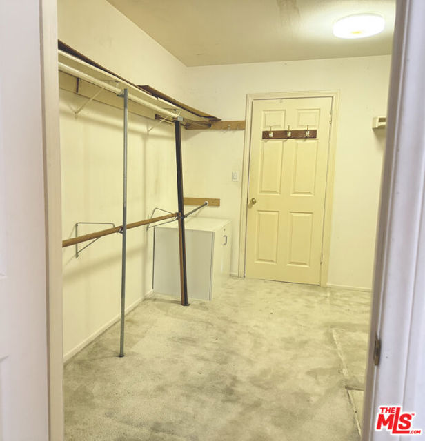 1137 Eagle Vista Drive, Los Angeles CA: https://media.crmls.org/mediaz/15b935e8-1064-4abf-ac3a-d6c4569fbbf9.jpg