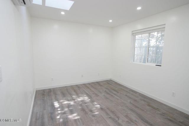 718 Greenbriar Avenue, Simi Valley CA: https://media.crmls.org/mediaz/15b94c0d-5014-470d-917f-e94d4d04e3b4.jpg