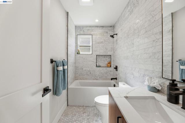 Image 34 of 45 For 1841 Vine St