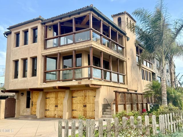 268 Sunset Drive, Oxnard CA: https://media.crmls.org/mediaz/15b998c3-5b10-4511-b71c-8dad227a6d6d.jpg