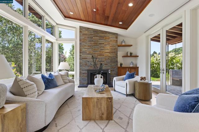 53 Tara Rd, Orinda CA: https://media.crmls.org/mediaz/15ba436c-9469-4474-81fb-5d1310b2ac39.jpg