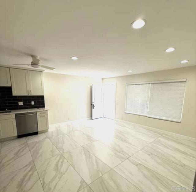 Detail Gallery Image 8 of 43 For 4566 Cove Dr #D,  Carlsbad,  CA 92008 - 2 Beds | 2 Baths