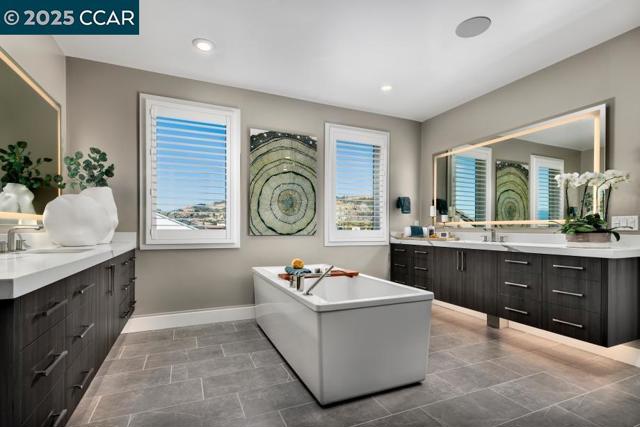 18502 Corte Damian, Morgan Hill CA: https://media.crmls.org/mediaz/15bb7e47-0fd2-4673-bd96-ee0e7bde35da.jpg