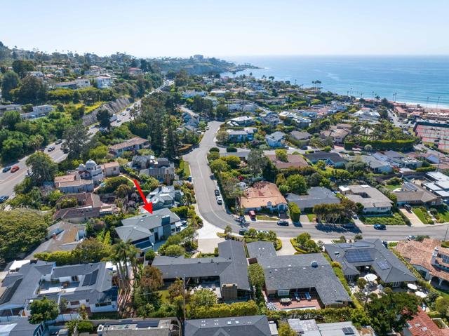 2045 Lowry Place, La Jolla CA: https://media.crmls.org/mediaz/15bba3b3-ad36-4791-9332-c45f12802ff3.jpg