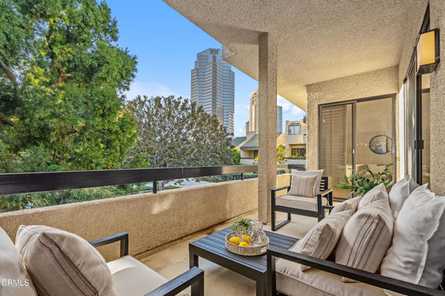 Detail Gallery Image 7 of 37 For 2329 Century Hill, Los Angeles,  CA 90067 - 2 Beds | 2 Baths