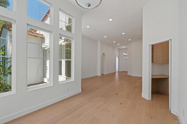Detail Gallery Image 15 of 75 For 2327 Falkirk Row, La Jolla,  CA 92037 - 3 Beds | 3/1 Baths