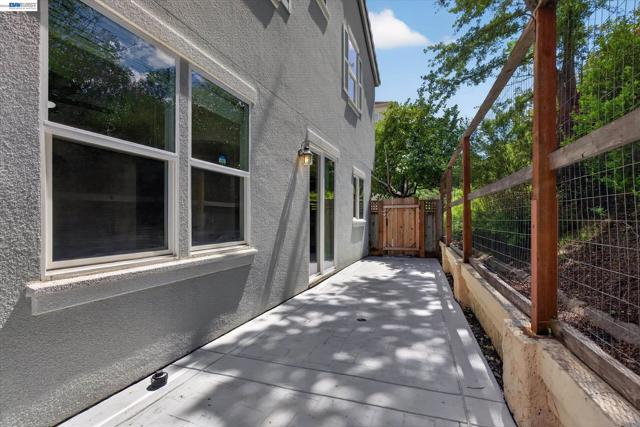 5880 Hillbrook Pl, Dublin CA: https://media.crmls.org/mediaz/15bd1999-306c-44dc-93b4-ab8def0197c2.jpg