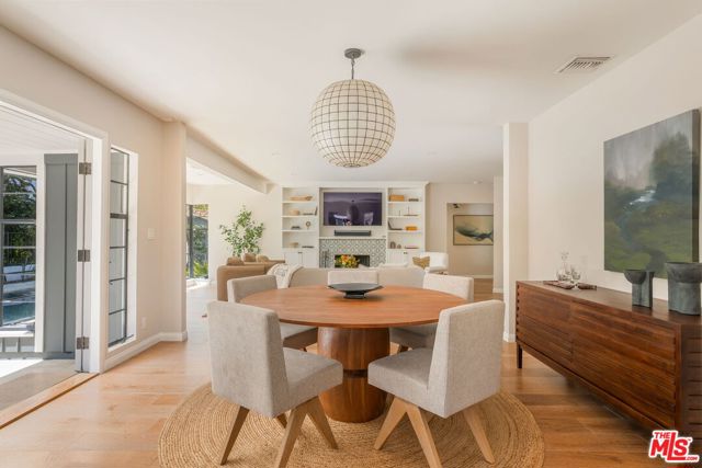 11349 Canton Drive, Studio City CA: https://media.crmls.org/mediaz/15bd976a-7fc9-4866-a9eb-2c01fe254260.jpg