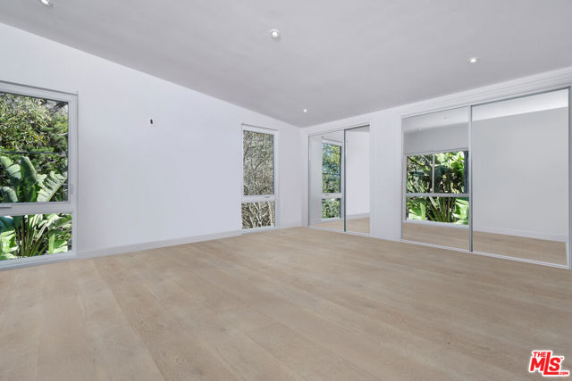 14892 Jadestone Drive, Sherman Oaks CA: https://media.crmls.org/mediaz/15bee5d4-21e1-49b5-a96d-987c8b88c26b.jpg