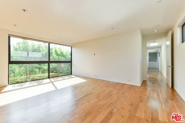 848 Milwood Avenue, Venice CA: https://media.crmls.org/mediaz/15bef575-8799-4f93-9131-8fef659b1e96.jpg