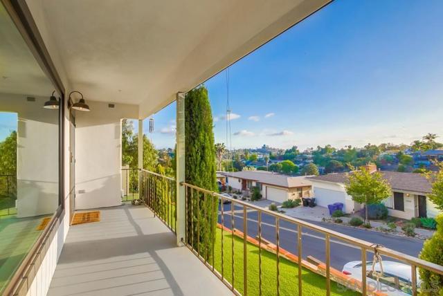 4471 Rolando Blvd, San Diego CA: https://media.crmls.org/mediaz/15bfc62b-5d62-4400-a900-3e27697101a7.jpg