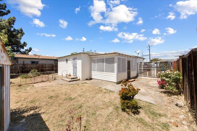 3552 E Hills Drive, San Jose CA: https://media.crmls.org/mediaz/15bfd898-1a19-4acb-bd46-09ca4afdc6ce.jpg