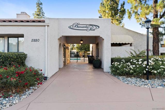 17885 Caminito Pinero, San Diego CA: https://media.crmls.org/mediaz/15bfdca5-0a1f-469b-961d-e33938c15a5a.jpg