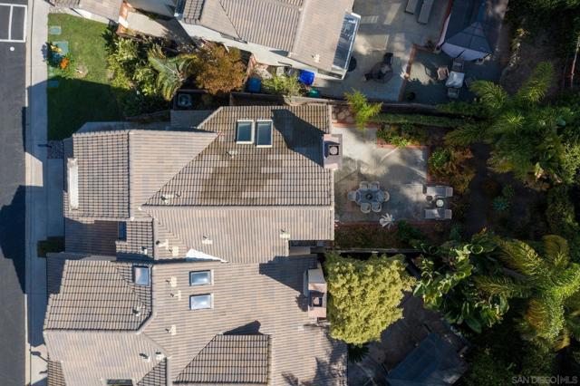 6338 Caminito Del Pastel, San Diego CA: https://media.crmls.org/mediaz/15c04b71-411b-4096-a4c1-62284c2d2ba3.jpg