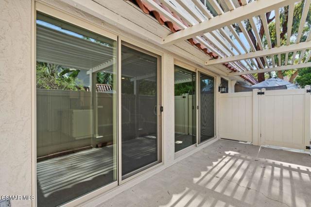 1228 Kirkford Way, Westlake Village CA: https://media.crmls.org/mediaz/15c0799a-6aa1-48f9-b8cc-993a1d48756f.jpg