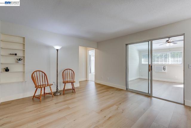 8524 Oak Harbour Ct, Fair Oaks CA: https://media.crmls.org/mediaz/15c0a0a1-ddea-4a01-a3f6-dedf58bcea7c.jpg