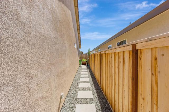 414 Ledro Way, Oakley CA: https://media.crmls.org/mediaz/15c0f329-2d27-4fbd-8b72-603652c5c88e.jpg